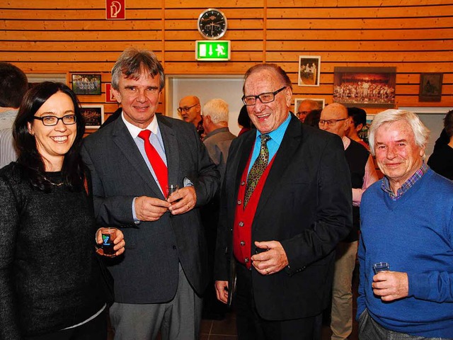 Ortsvorsteher Stefan Hofmann im Gespr...and Willy Schneider und Helfried Papke  | Foto: Norbert Sedlak