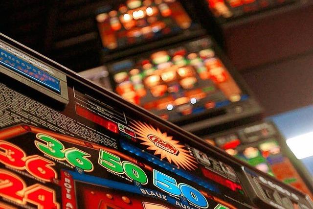 Statt Jackpot Automaten geknackt – Einbrecher nehmen Spielothek in Lrrach aus