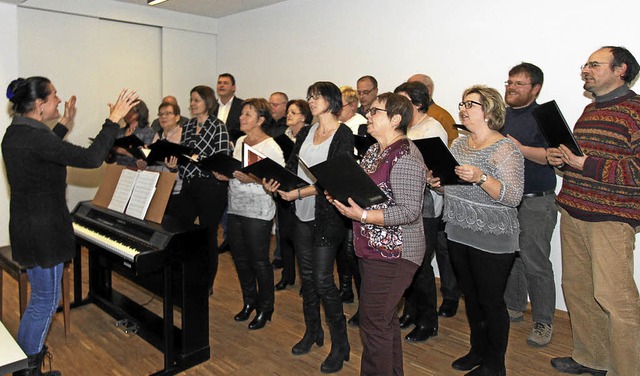 Zur Unterhaltung trugen auch die Snge...Snger des Gesangvereins Frohsinn bei.  | Foto: Herbert Trogus