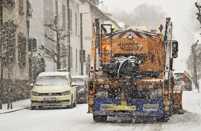 Dichtes Schneetreiben herrschte den ga...n, um den Verkehr aufrecht zu halten.   | Foto: Ingrid Bhm-Jacob
