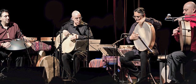 Murat Coskun (links) &amp; Co.: die Masters Of Frame Drums in Freiburg  | Foto: Ellen Schmauss