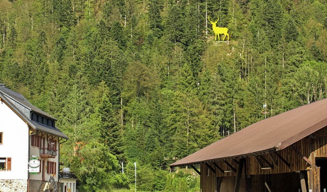 Etwa zwlf Meter hoch und 8,50 Meter breit soll der Hirsch werden.   | Foto: Fotomontage: Freunde fr Todtmoos 2030