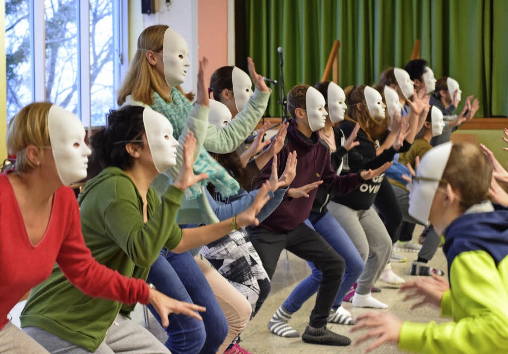 Dramatische bungen der Trainingslager-Teilnehmer des LMG   | Foto: Musical-Company