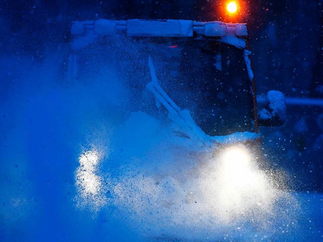 Schneeverwehungen sind gefhrlich.  | Foto: dpa