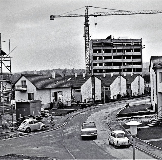Vor 50 Jahren leisteten sich die Tenin... Ortes. Hier ein Bild aus der Bauzeit.  | Foto: Armin Mller