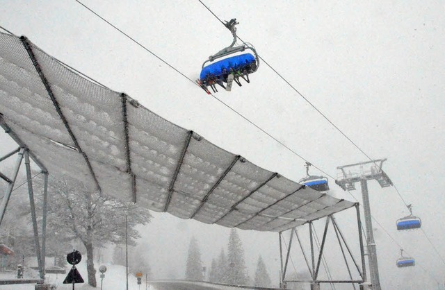 Der Schneefall hat im Skigebiet Feldbe...to) wahrscheinlich wieder voller sein.  | Foto: S. Barthmes