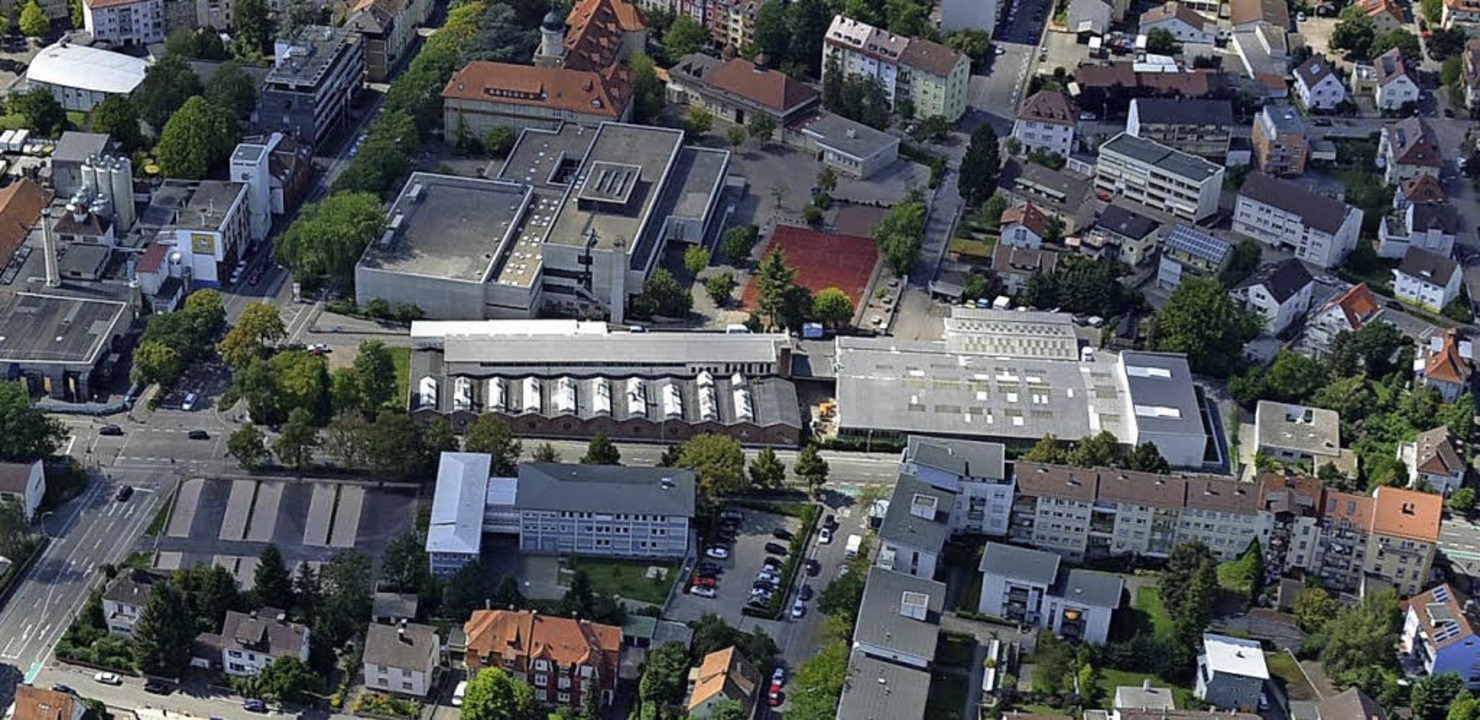 Das frei werdende Kirsch Areal (Mitte)...#8220;, dem Areal der Kronen-Brauerei.  | Foto: Ralf Burgmaier