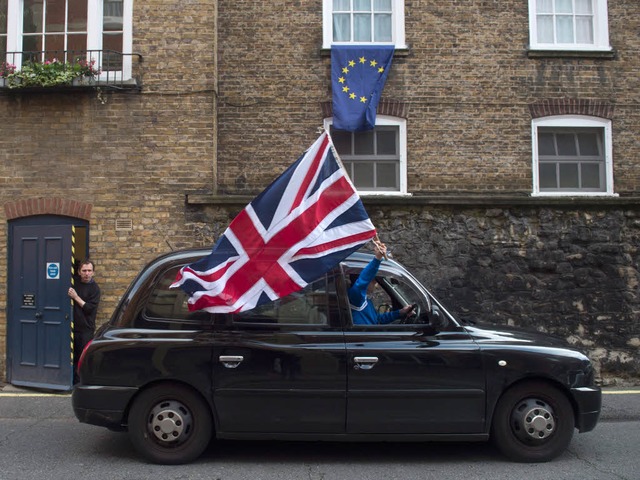 Manche Briten hat&#8217;s gefreut, die...h nun vor den Konsequenzen des Brexit.  | Foto: Hannah Mckay
