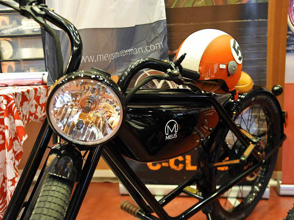 Tattoo-Kultur umfasst neben den Tattoos selbst auch viele andere Dinge, etwa besonders coole E-Bikes, wie hier von Stormrider aus Freiburg. Tattoo-Kultur umfasst neben den Tattoos selbst auch viele andere Dinge, etwa besonders coole E-Bikes, wie hier von Stormrider aus Freiburg.