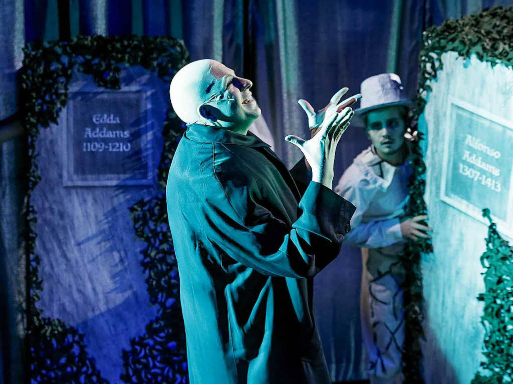 The Addams Family am Theater Freiburg.