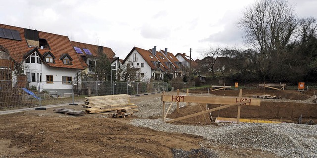 Die Bauarbeiten fr die beiden Gebude...tlingsunterkunft  im  Marbach laufen.   | Foto: Susanne Gilg