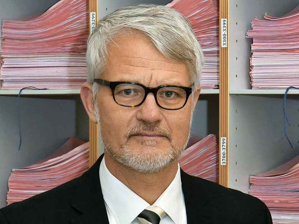 Richter Lars Petersen hat einem Ordner...werden von „Reichsb�rgern“  | Foto: Thomas Kunz