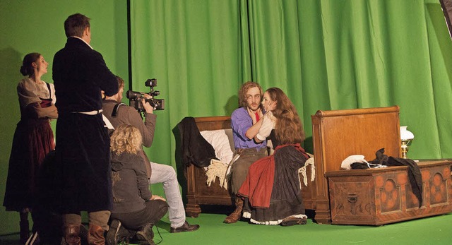 Szene aus Guillermo Calderns Inszenie...22;Goldrausch&#8220; am Theater Basel   | Foto: Simon Hallstm