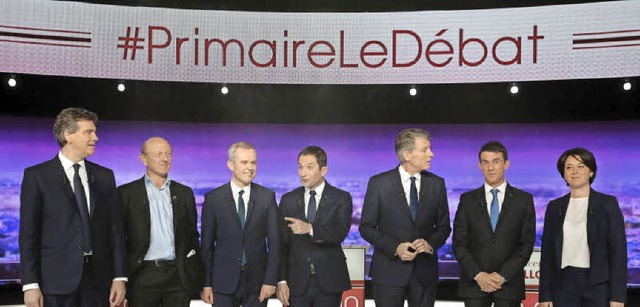 Die Linkskandidaten vor der TV-Debatte...llon,  Manuel Valls und  Sylvia Pinel   | Foto: AFP