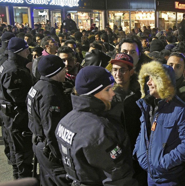 Polizeieinsatz an Silvester am Klner Hauptbahnhof   | Foto: dpa