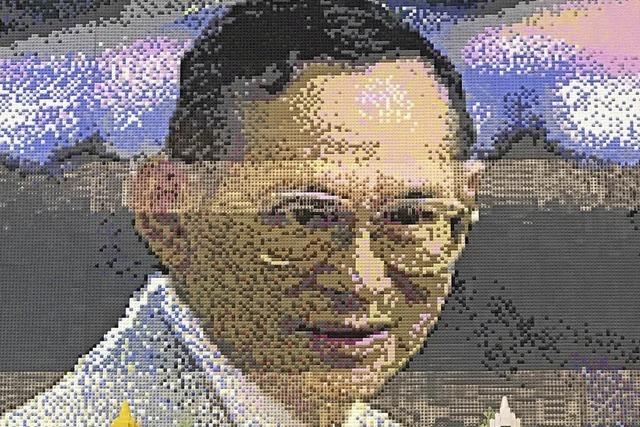 Bhumibol in Lego portrtiert