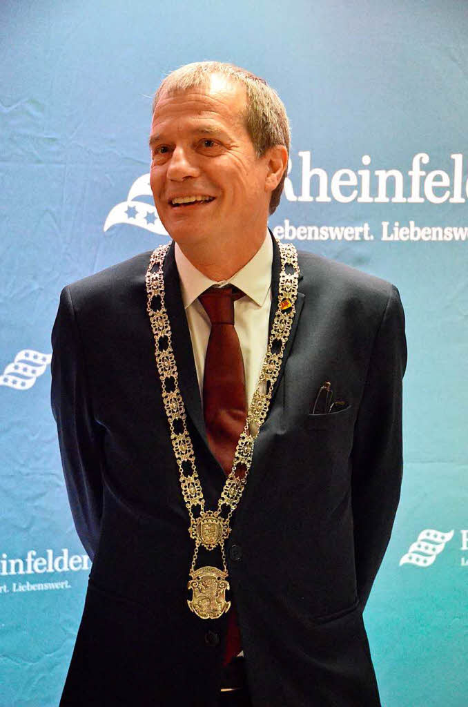 Freudiger stdtischer Gastgeber: B Klaus Eberhardt mit Amtskette