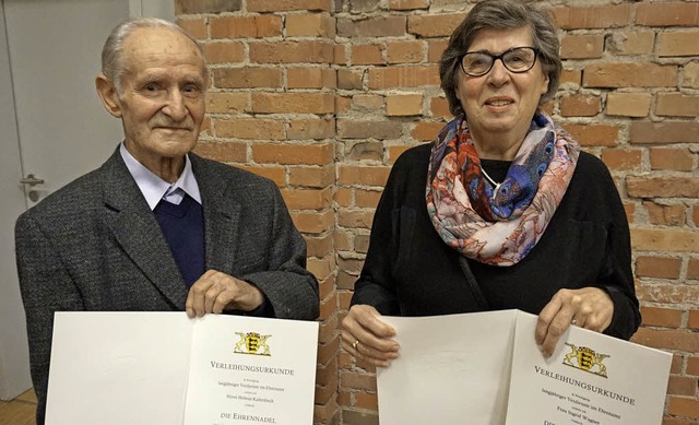 Erhielten die Ehrennadel des Landes Ba...t Kaltenbach vom Kleintierzuchtverein   | Foto: Julius Steckmeister