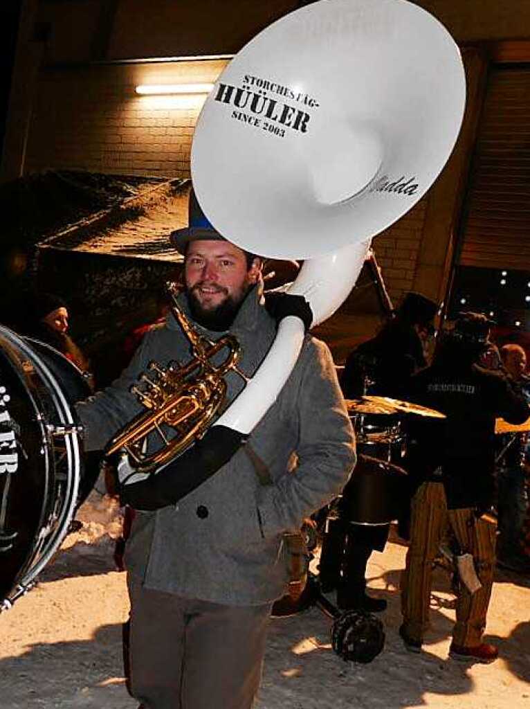 Narren beim Guggen-Openair in Oberwihl