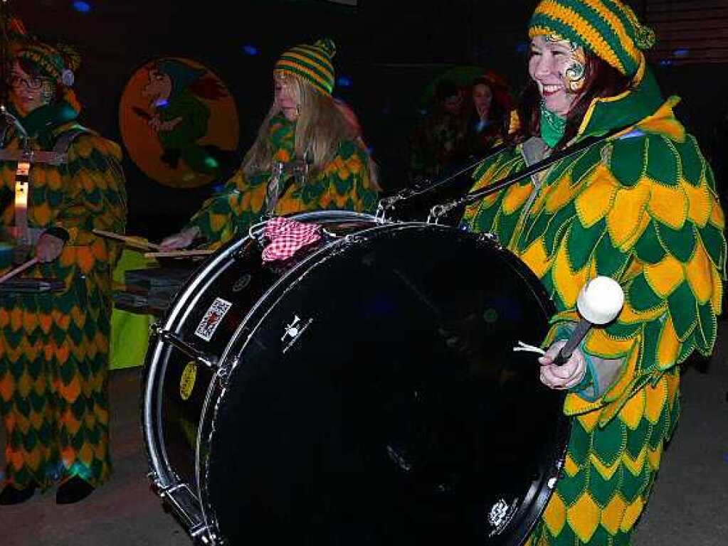 Narren beim Guggen-Openair in Oberwihl