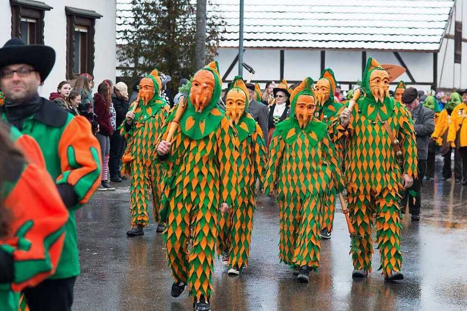 Die Gelruewe-Ritter haben ihren 50. Geburtstag drei Tage lang gefeiert. Zu Gast waren auch viele Zünfte, die, wie die Gelruewe, Obst oder Gemüse zur Schau tragen. (Foto: Olaf Michel (Bilder-Michel.de)) Die Gelruewe-Ritter haben ihren 50. Geburtstag drei Tage lang gefeiert. Zu Gast waren auch viele Zünfte, die, wie die Gelruewe, Obst oder Gemüse zur Schau tragen. (Foto: Olaf Michel (Bilder-Michel.de))