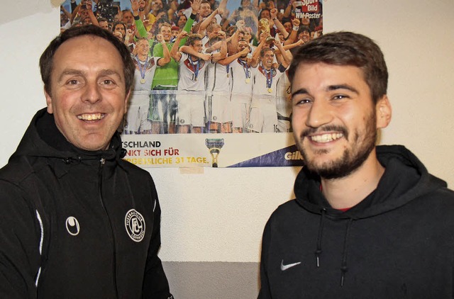 Trainer Tobias Urban (links) freut sic...Florian Isele auf die Frhjahrsrunde.   | Foto: bchle