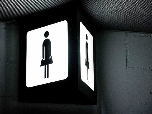 Auf der Toilette eines Clubs belstigt...nn die junge Frau schwer (Symbolbild).  | Foto: VRD - Fotolia