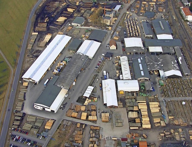 Blick auf die Frstenberg Holzindustri...e jetzt vom Haus Frstenberg verkauft.  | Foto: Gerhard Plessing