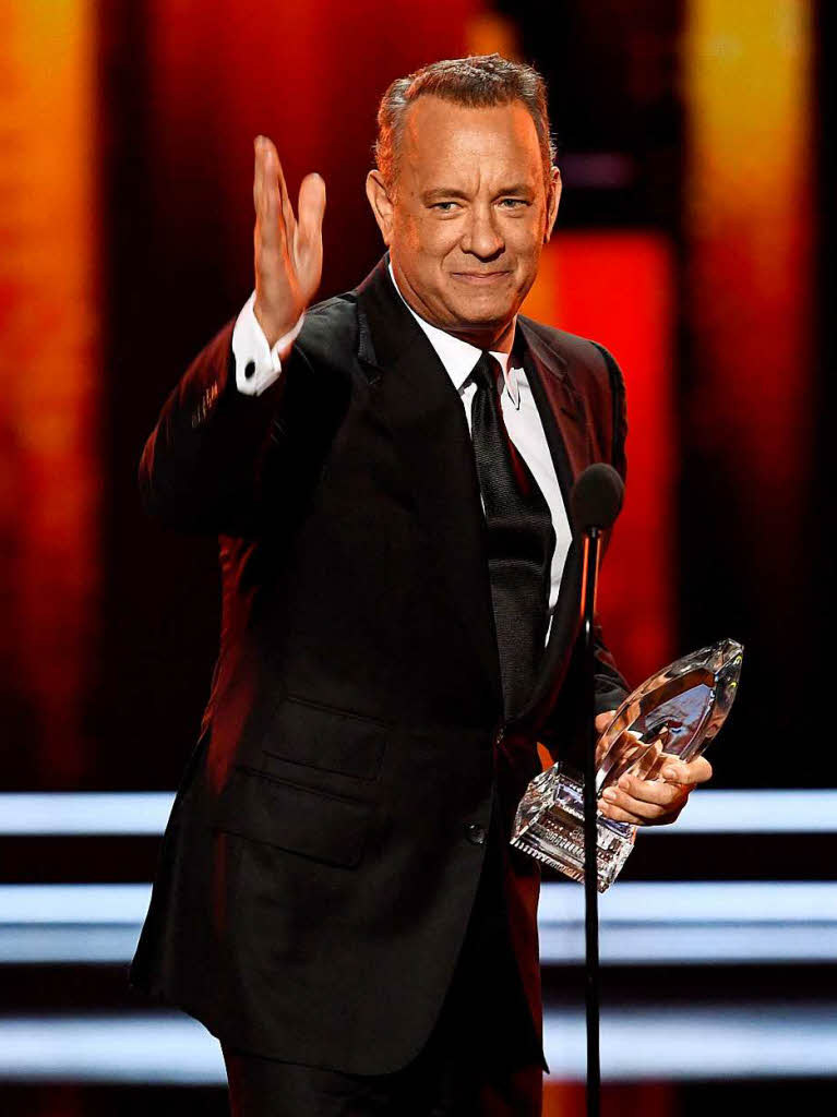 Tom Hanks (60, „Sully“) holte in der Sparte „Beliebtester Drama-Schauspieler“ seine sechste Trophe.