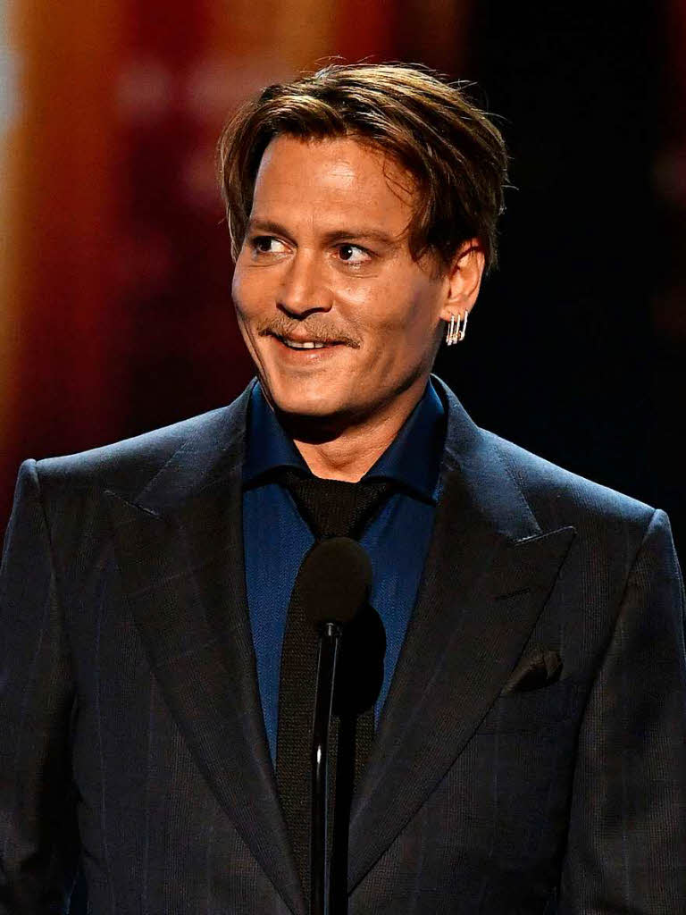 In der Sparte „Film-Ikone“ setzte sich Johnny Depp (53) gegen Denzel Washington, Samuel L. Jackson, Tom Cruise und Tom Hanks durch. Es ist Depps 14. Publikumspreis.