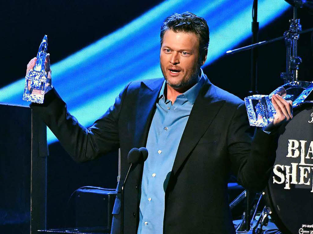 Blake Shelton erhielt die Awards als beliebtester Musiker/Country und fr das beliebteste Album fr If I'm Honest.