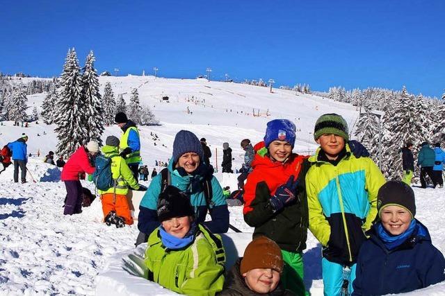 Fotos: 2500 Schler im Schnee auf dem Feldberg