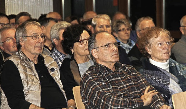 Gespannt lauschten knapp 100 Bahlinger...dem Ergebnis der  Haushaltsbefragung.   | Foto: Christiane Franz