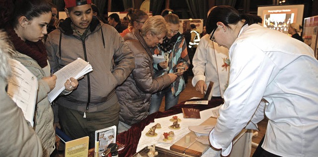 An verschiedenen Stnden konnten die S...ekommen und auch selbst Hand anlegen.   | Foto: Christiane Sahli