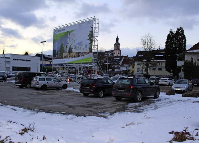 Die Firma Schleith will  das Autohaus ...die Heckerstrae grenzt, zurckbauen.   | Foto: Susann Klatt-D&#39;Souza