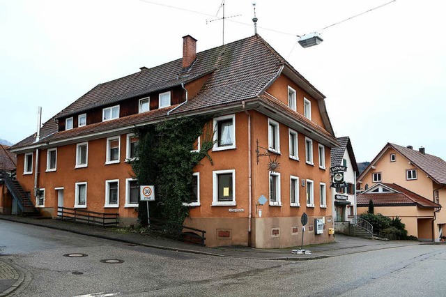 Anstelle des ehemaligen Gasthaus Sonne...en die Brger einen Dorfladen grnden.  | Foto: Christoph Breithaupt