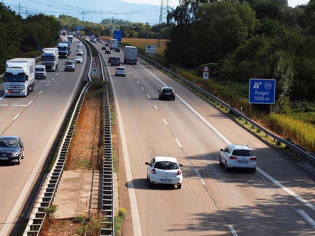 Die A5 bei Riegel: Am Sonntag geht da fr eine Stunde nichts mehr.  | Foto: Michael Haberer