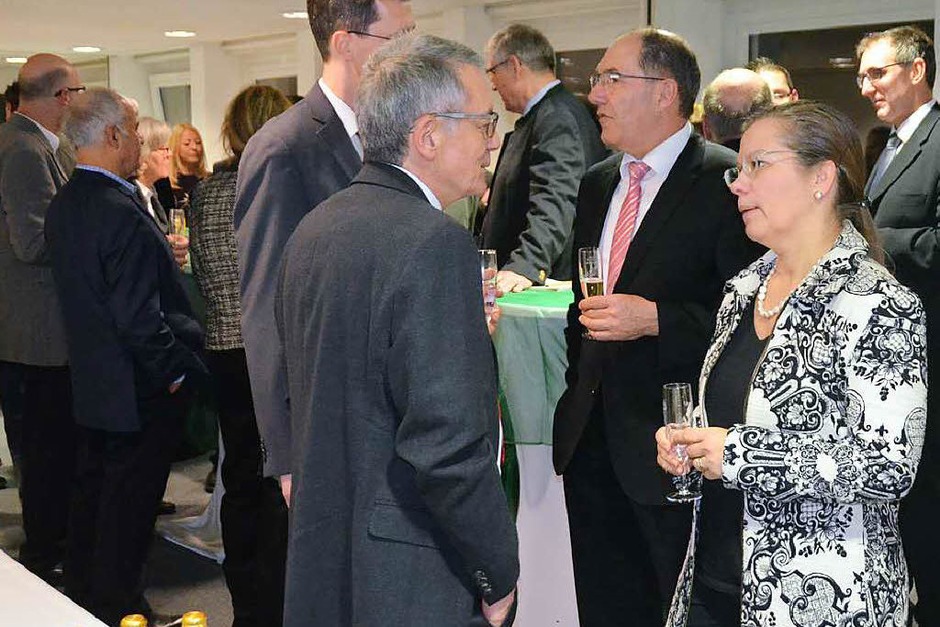 Der Empfang des Gewerbevereins bot viele Gesprächsmöglichkeiten, rechts Bürgermeisterin Diana Stöcker (Foto: Ingrid Böhm-Jacob) Der Empfang des Gewerbevereins bot viele Gesprächsmöglichkeiten, rechts Bürgermeisterin Diana Stöcker (Foto: Ingrid Böhm-Jacob)