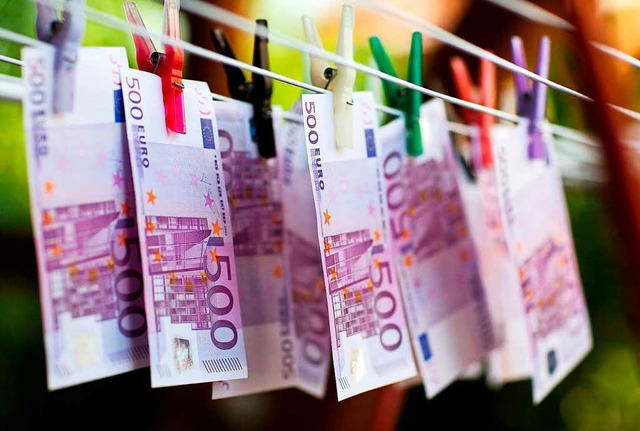 Falsche 500-Euro-Scheine sind in Weil ...usste sich nun eine Frau verantworten.  | Foto: dpa