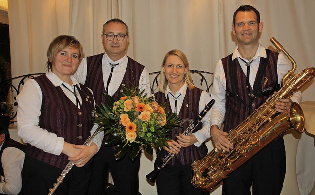 Fr 30 Jahre ehrte Vorsitzender Bernd ...by Raimann und Meik Adler (von links).  | Foto: Christiane Franz