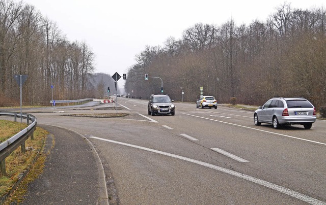 An der Ecke L 98/Gottswaldstrae steht...orisierten Verkehr eine Ampel folgen.   | Foto: Archivfoto: storck