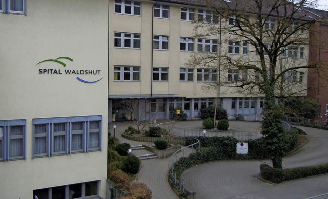 Am Waldshuter Krankenhaus besteht erheblicher Investitionsbedarf.   | Foto: Archiv/Roland Gerard