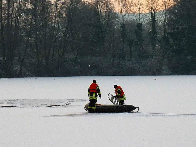 Eisunfall 2012 im Burgerwaldsee: Die F... wie derzeit ins Eis eingebrochen war.  | Foto: Helmut Seller                       