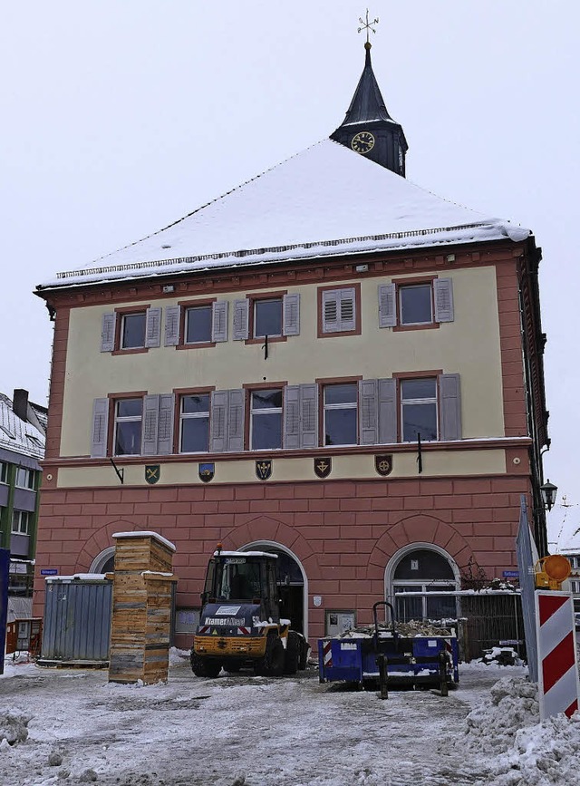 Das Lffinger Rathaus soll in der komm...stehende Sanierung eingedeckt werden.   | Foto: Martin Wunderle