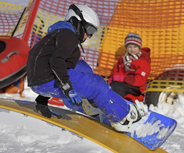 Die jungen Wintersportler beweisen ihr...rglift ihre Fahrknste zeigen knnen.   | Foto: Wolfgang Scheu