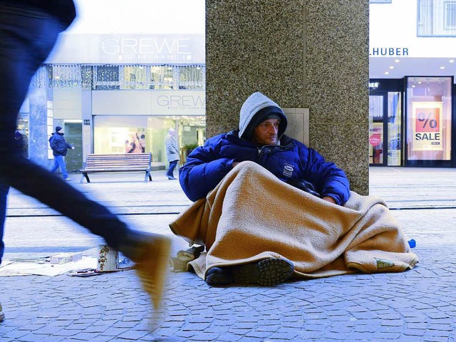 Fr Obdachlose wie Bjrn wird es in de... Winternchten besonders ungemtlich.   | Foto: Ingo Schneider