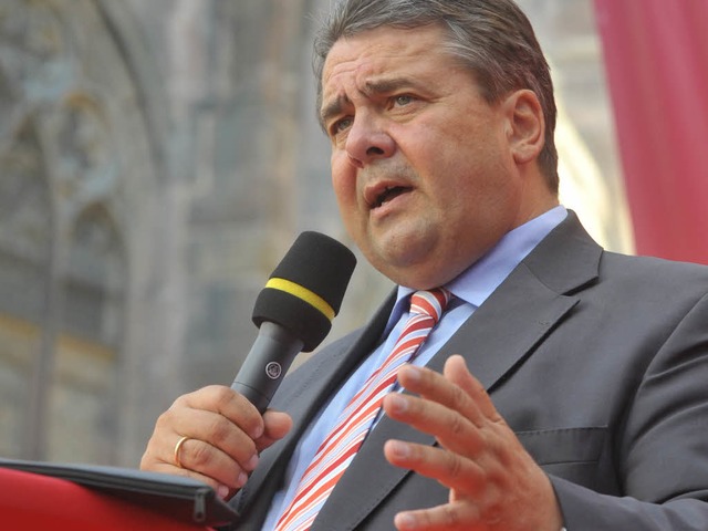 Der SPD-Vorsitzende Sigmar Gabriel 2013 auf dem Freiburger Mnsterplatz  | Foto: Michael Bamberger