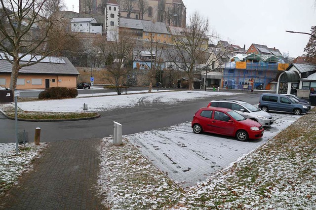 Auf dem Heinrich-Ullmann-Platz in der ...nftig viel mehr Parkpltze fr Autos.  | Foto: Johannes Burkart