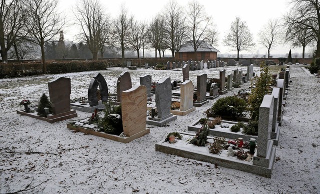 Auf dem Hugsweirer Friedhof soll es ne...n Grbern vermehrt Urnengrber geben.   | Foto: Ch. Breithaupt