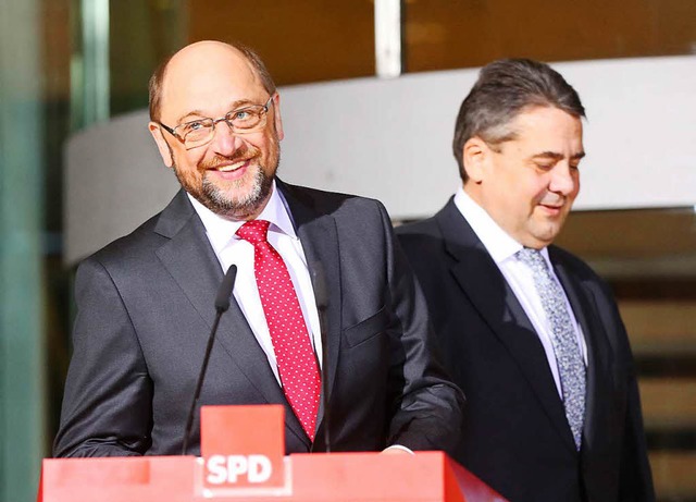 Martin Schulz und Sigmar Gabriel: Zur ... uern sich SPD-Sprecher im Wiesental  | Foto: dpa